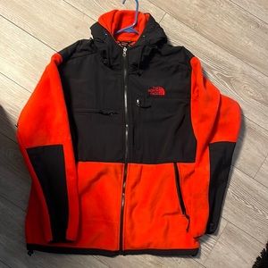 THE NORTH FACE mens fleece zip up red and black jacket